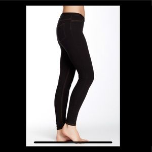 Hue Black Jeggings